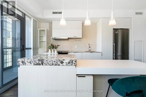 1909 - 101 Charles Street E, Toronto, ON - Indoor Photo Showing Kitchen With Upgraded Kitchen