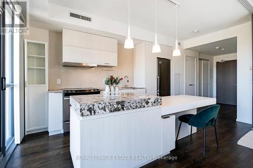 1909 - 101 Charles Street E, Toronto, ON - Indoor Photo Showing Kitchen With Upgraded Kitchen