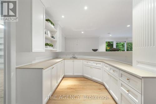 16 Fifeshire Road, Toronto (St. Andrew-Windfields), ON - Indoor Photo Showing Kitchen