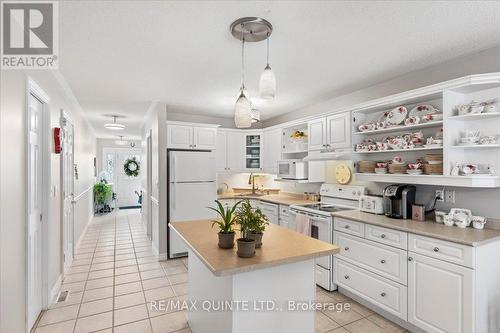 33 Alder Court, Belleville, ON - Indoor Photo Showing Kitchen