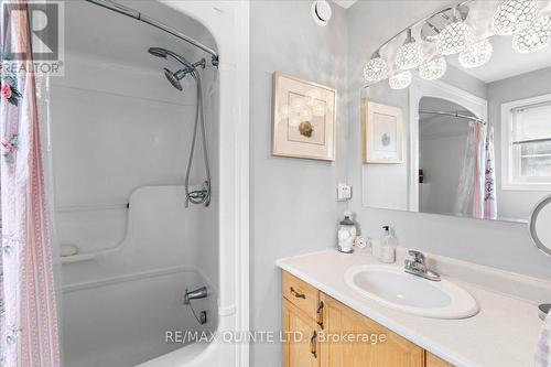 33 Alder Court, Belleville, ON - Indoor Photo Showing Bathroom