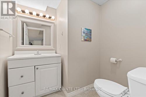 33 Alder Court, Belleville, ON - Indoor Photo Showing Bathroom