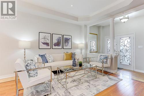 35 Nottingham Drive, Richmond Hill (Westbrook), ON - Indoor Photo Showing Living Room