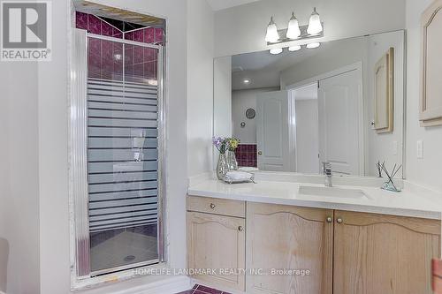 35 Nottingham Drive, Richmond Hill (Westbrook), ON - Indoor Photo Showing Bathroom