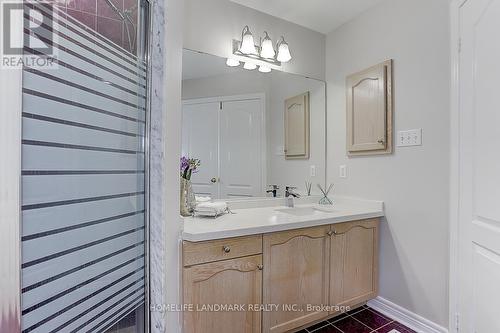 35 Nottingham Drive, Richmond Hill (Westbrook), ON - Indoor Photo Showing Bathroom