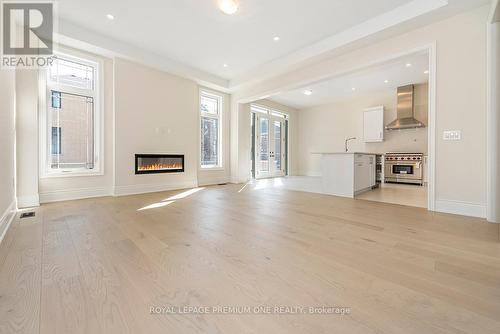 125 Timber Creek Boulevard, Vaughan, ON - Indoor With Fireplace