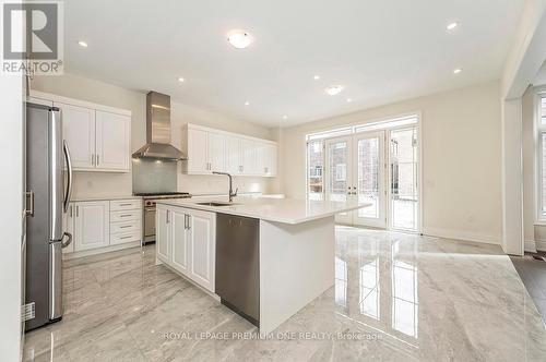 133 Timber Creek Boulevard, Vaughan, ON - Indoor Photo Showing Kitchen With Upgraded Kitchen