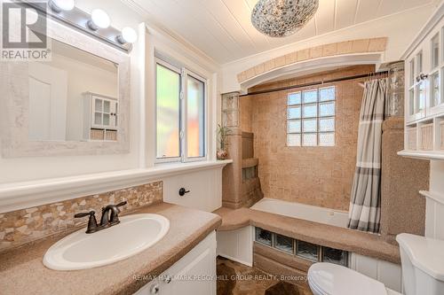 23 Pops Lane, Wasaga Beach, ON - Indoor Photo Showing Bathroom