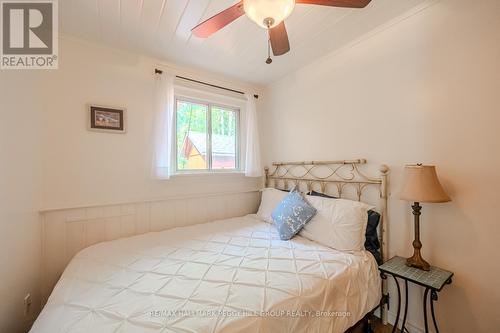 23 Pops Lane, Wasaga Beach, ON - Indoor Photo Showing Bedroom