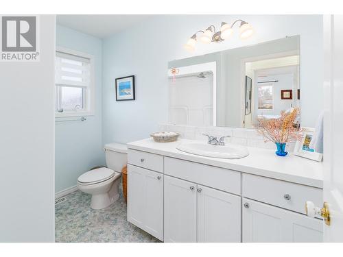 304 Dugan Street, Creston, BC - Indoor Photo Showing Bathroom