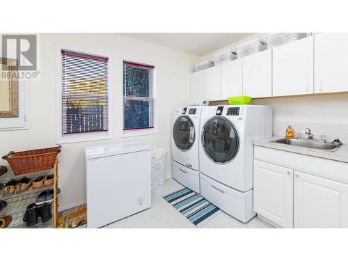 304 Dugan Street, Creston, BC - Indoor Photo Showing Laundry Room