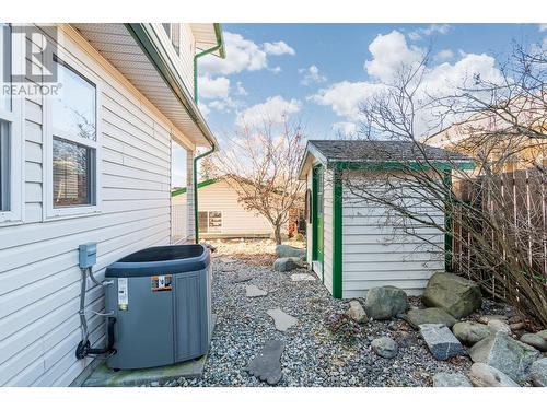 304 Dugan Street, Creston, BC - Outdoor With Exterior