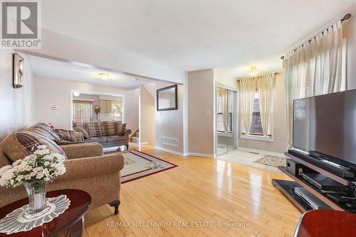 12 Mount Fuji Crescent, Brampton (Sandringham-Wellington), ON - Indoor Photo Showing Living Room