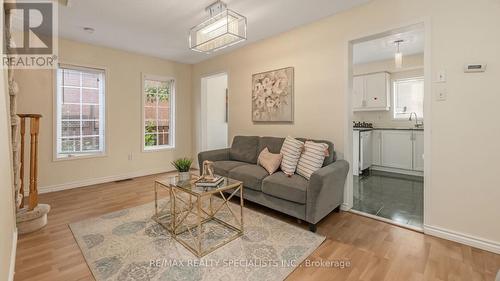 42 Caruso Drive, Brampton (Fletcher'S West), ON - Indoor Photo Showing Living Room