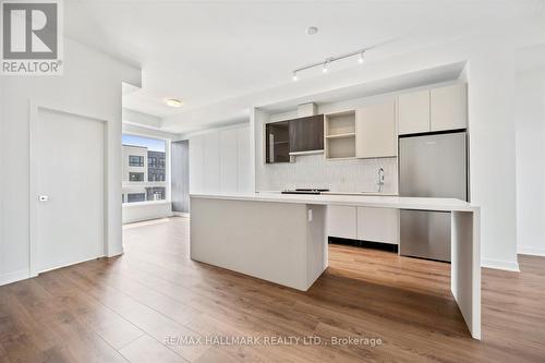 3053 Trailside Drive, Oakville, ON - Indoor Photo Showing Kitchen