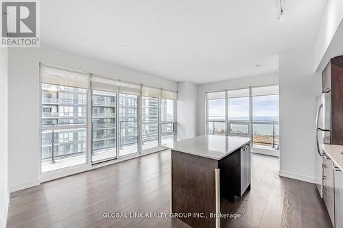 2901 - 2212 Lakeshore Boulevard W, Toronto, ON - Indoor Photo Showing Kitchen