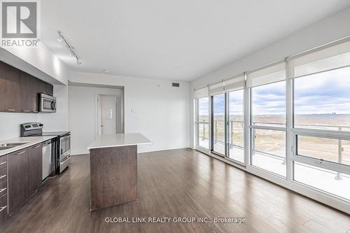 2901 - 2212 Lakeshore Boulevard W, Toronto, ON - Indoor Photo Showing Kitchen