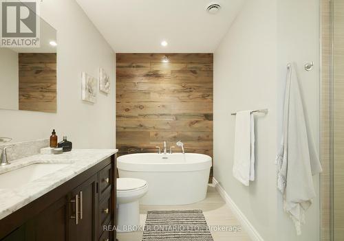 1048 Plains View Avenue, Burlington (Bayview), ON - Indoor Photo Showing Bathroom