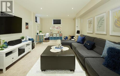 1048 Plains View Avenue, Burlington (Bayview), ON - Indoor Photo Showing Living Room