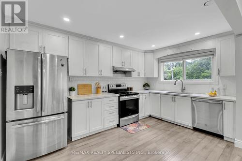 2382 Barcella Crescent, Mississauga (Sheridan), ON - Indoor Photo Showing Kitchen