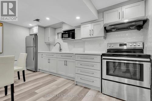 2382 Barcella Crescent, Mississauga (Sheridan), ON - Indoor Photo Showing Kitchen