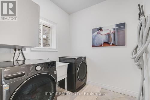 19 Westra Drive, Guelph, ON - Indoor Photo Showing Laundry Room