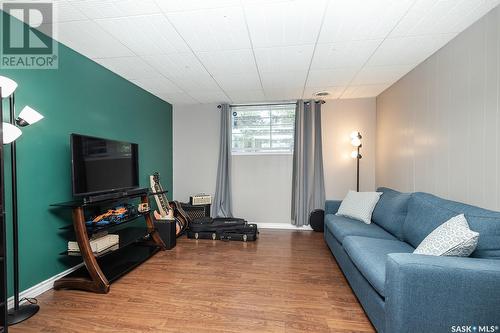 324 Winnipeg Avenue S, Saskatoon, SK - Indoor Photo Showing Living Room