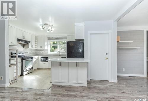 324 Winnipeg Avenue S, Saskatoon, SK - Indoor Photo Showing Kitchen With Upgraded Kitchen