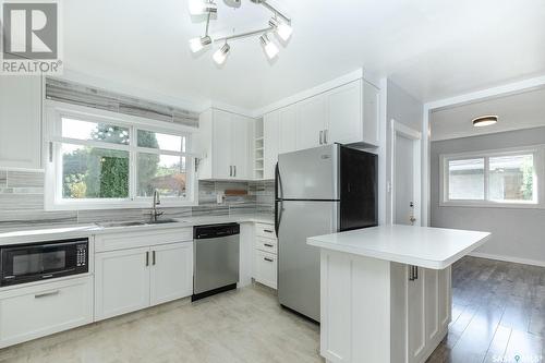 324 Winnipeg Avenue S, Saskatoon, SK - Indoor Photo Showing Kitchen