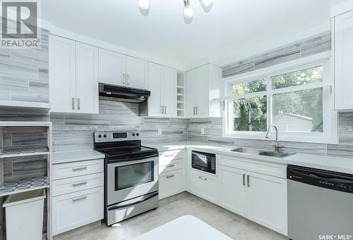 324 Winnipeg Avenue S, Saskatoon, SK - Indoor Photo Showing Kitchen