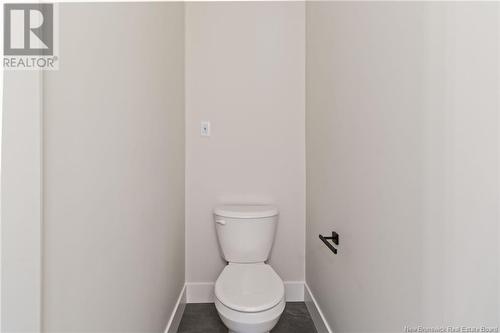 197 Ernest, Dieppe, NB - Indoor Photo Showing Bathroom