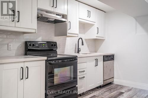 27 Grove Street, Hamilton (Corktown), ON - Indoor Photo Showing Kitchen