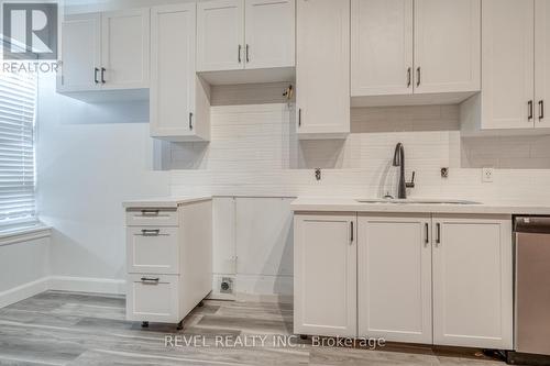 27 Grove Street, Hamilton (Corktown), ON - Indoor Photo Showing Kitchen