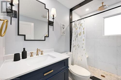 197 Green Road, Stoney Creek, ON - Indoor Photo Showing Bathroom