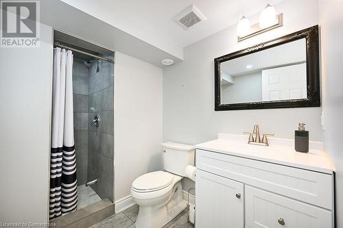 197 Green Road, Stoney Creek, ON - Indoor Photo Showing Bathroom