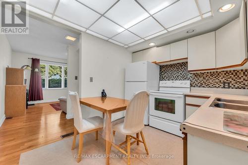 18 Eaton Place, Hamilton (Mcquesten), ON - Indoor Photo Showing Kitchen With Double Sink