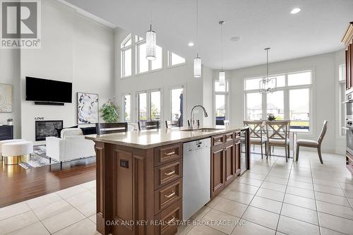 465 Eagletrace Drive, London, ON - Indoor Photo Showing Kitchen With Upgraded Kitchen