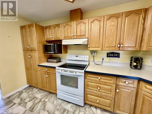 9918 115 Avenue, Fort St. John, BC - Indoor Photo Showing Kitchen