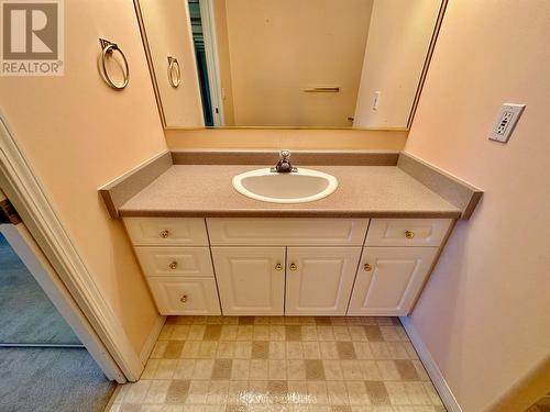 9918 115 Avenue, Fort St. John, BC - Indoor Photo Showing Bathroom