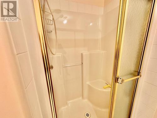 9918 115 Avenue, Fort St. John, BC - Indoor Photo Showing Bathroom