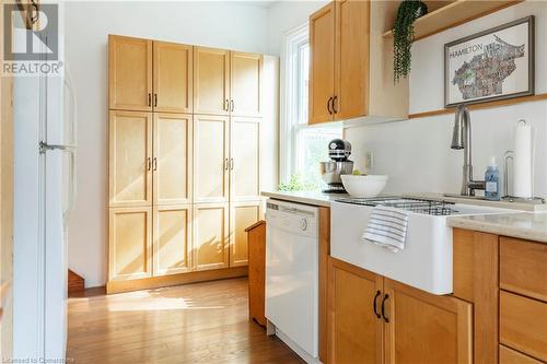 77 Poulette Street, Hamilton, ON - Indoor Photo Showing Kitchen