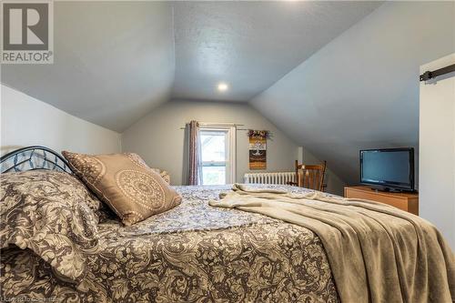 77 Poulette Street, Hamilton, ON - Indoor Photo Showing Bedroom