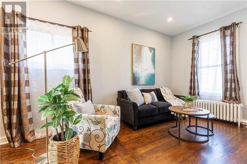 77 Poulette Street, Hamilton, ON - Indoor Photo Showing Living Room