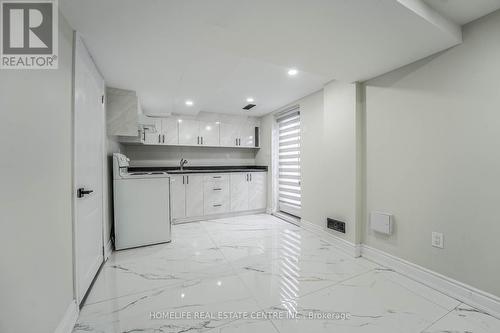 56 Griselda Crescent, Brampton (Northgate), ON - Indoor Photo Showing Kitchen