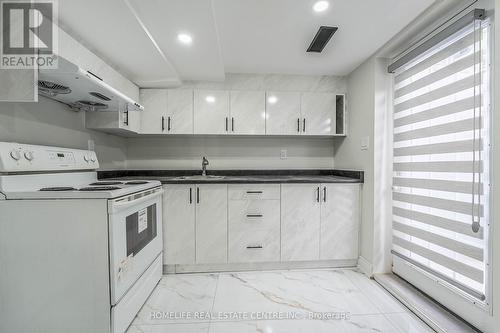 56 Griselda Crescent, Brampton (Northgate), ON - Indoor Photo Showing Kitchen