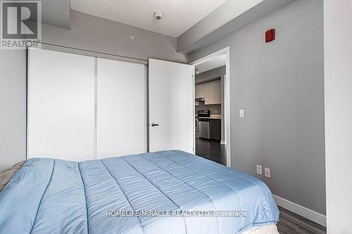 B414 - 5240 Dundas Street, Burlington (Orchard), ON - Indoor Photo Showing Bedroom