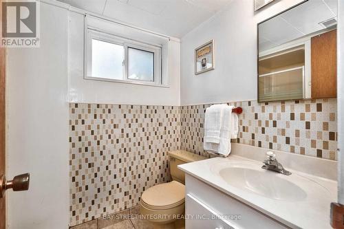 391 Maple Avenue, Oakville, ON - Indoor Photo Showing Bathroom