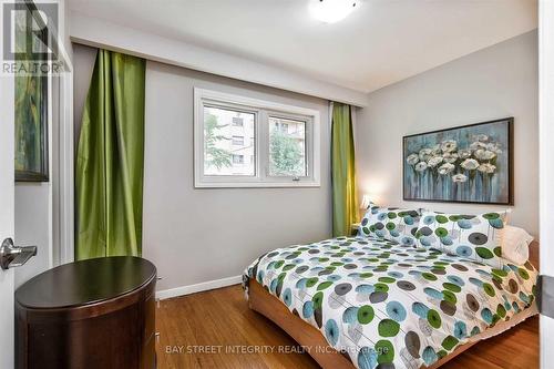 391 Maple Avenue, Oakville, ON - Indoor Photo Showing Bedroom