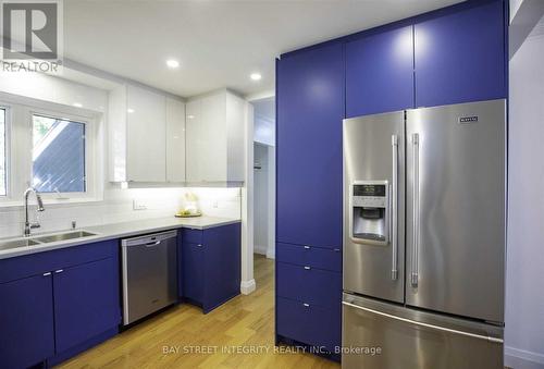 391 Maple Avenue, Oakville, ON - Indoor Photo Showing Kitchen With Stainless Steel Kitchen With Double Sink