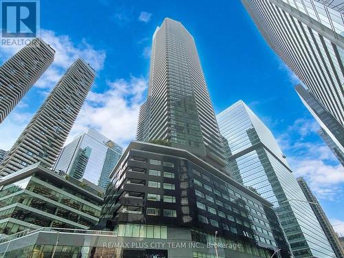 3003 - 55 Bremner Boulevard, Toronto (Waterfront Communities), ON - Outdoor With Balcony With Facade